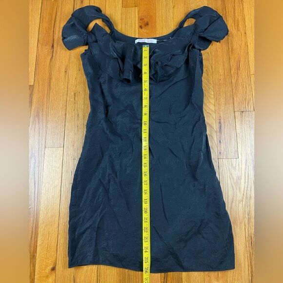 🪦 Carolina Williamson Black off the shoulder ruffle thin mini dress size medium - Picture 6 of 9